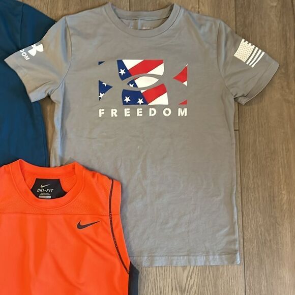 ((3 PIECE)) BOYS ATHLETIC TEE BUNDLE SIZE MEDIUM NIKE UNDER ARMOUR AND CHAMPION - Picture 3 of 4